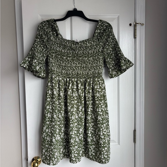 Just Found Dresses & Skirts - Floral Green Mini Dress